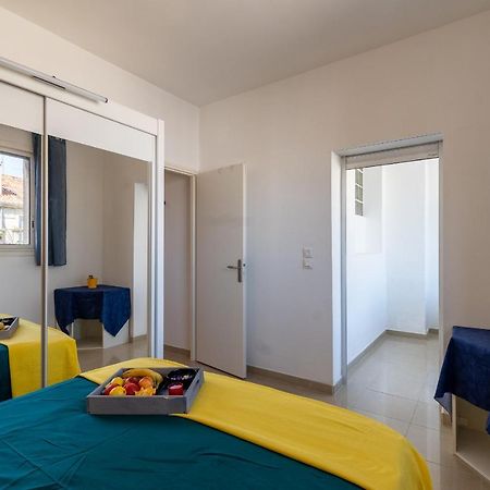Celebre Vieux Port, Marseille Apartment Luaran gambar