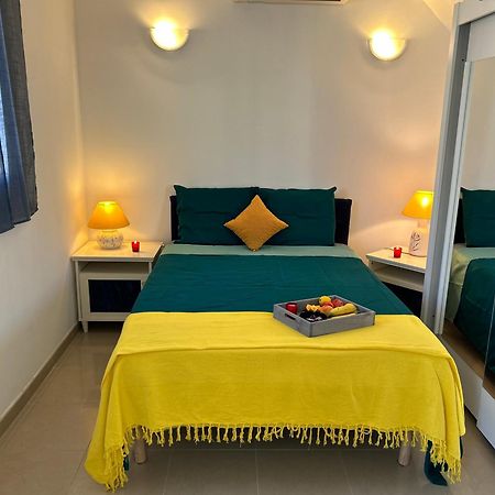 Celebre Vieux Port, Marseille Apartment Luaran gambar