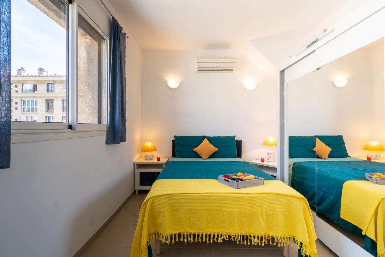 Celebre Vieux Port, Marseille Apartment Luaran gambar