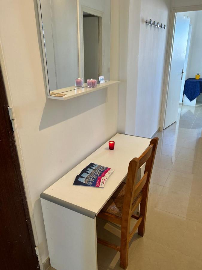 Celebre Vieux Port, Marseille Apartment Luaran gambar