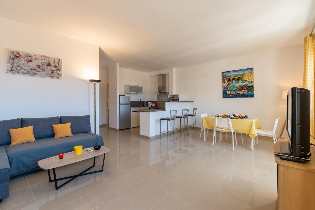 Celebre Vieux Port, Marseille Apartment Luaran gambar
