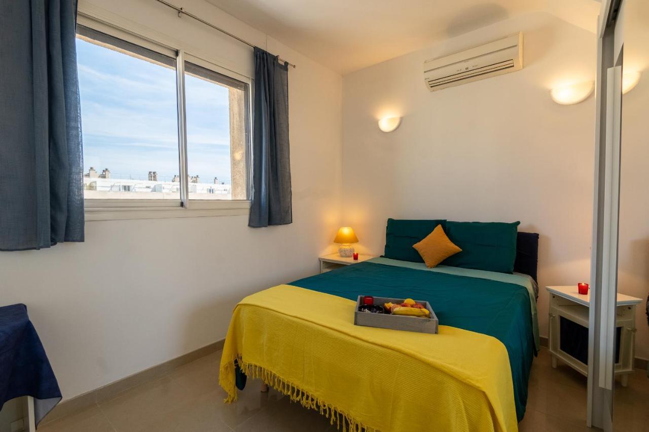 Celebre Vieux Port, Marseille Apartment Luaran gambar