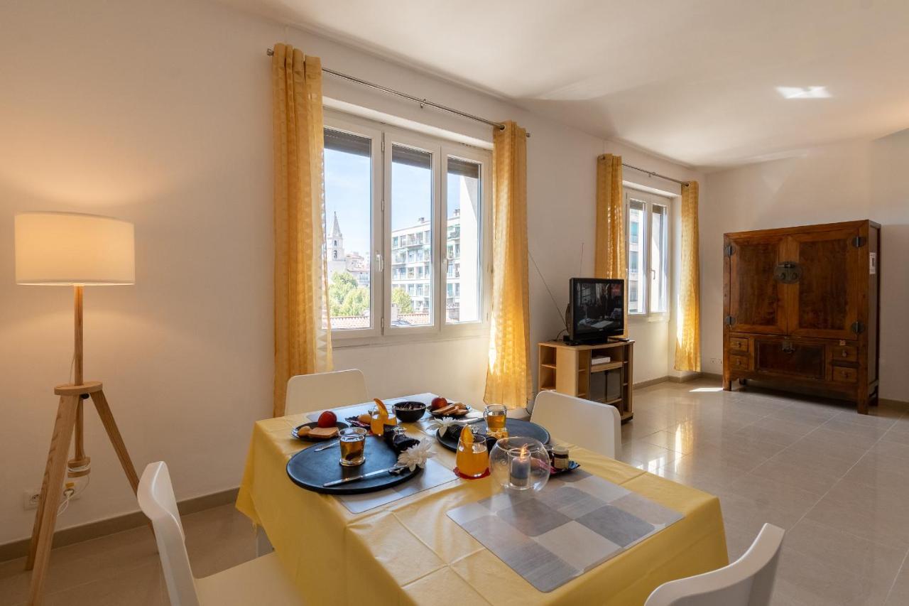 Celebre Vieux Port, Marseille Apartment Luaran gambar