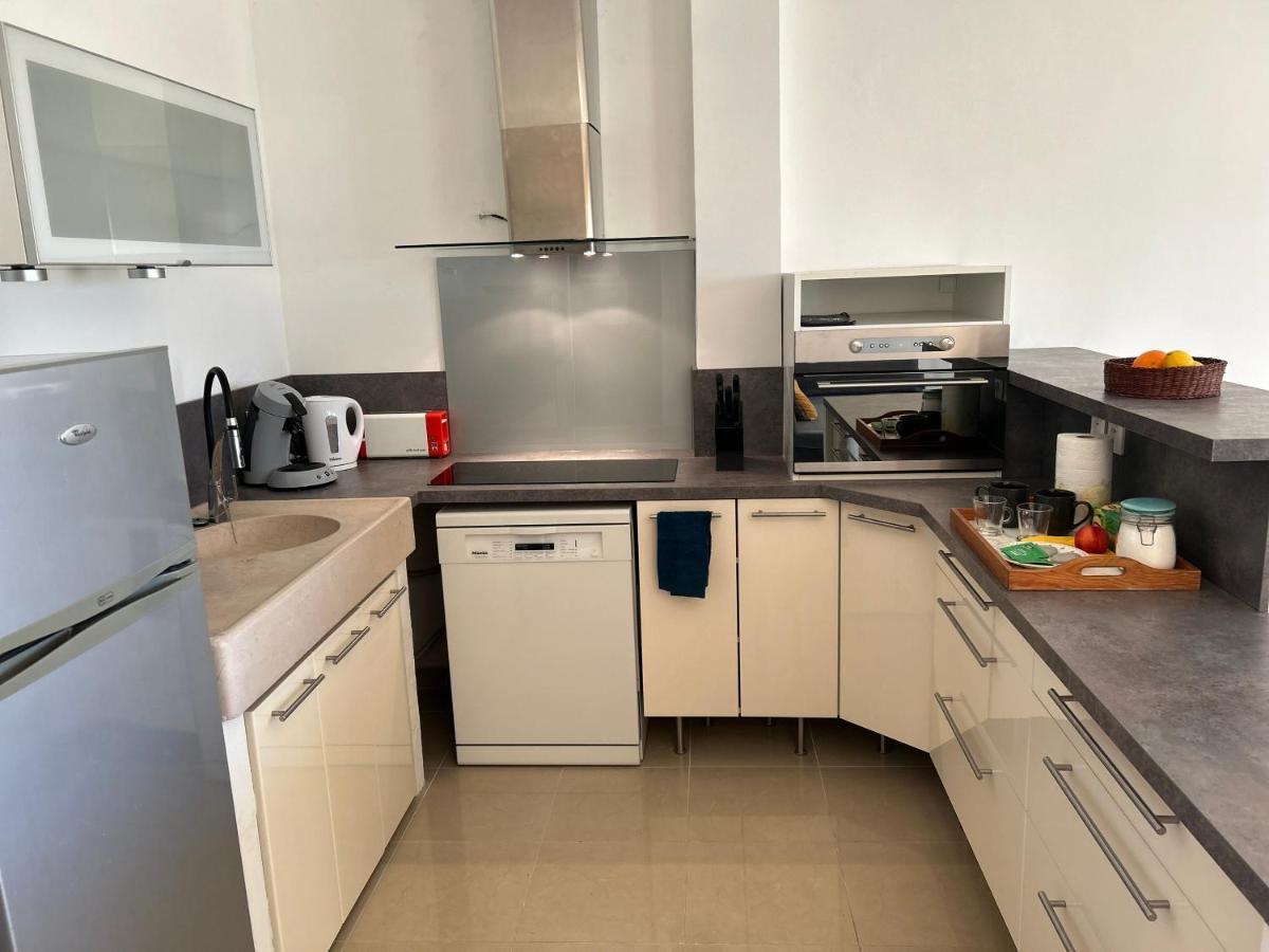 Celebre Vieux Port, Marseille Apartment Luaran gambar