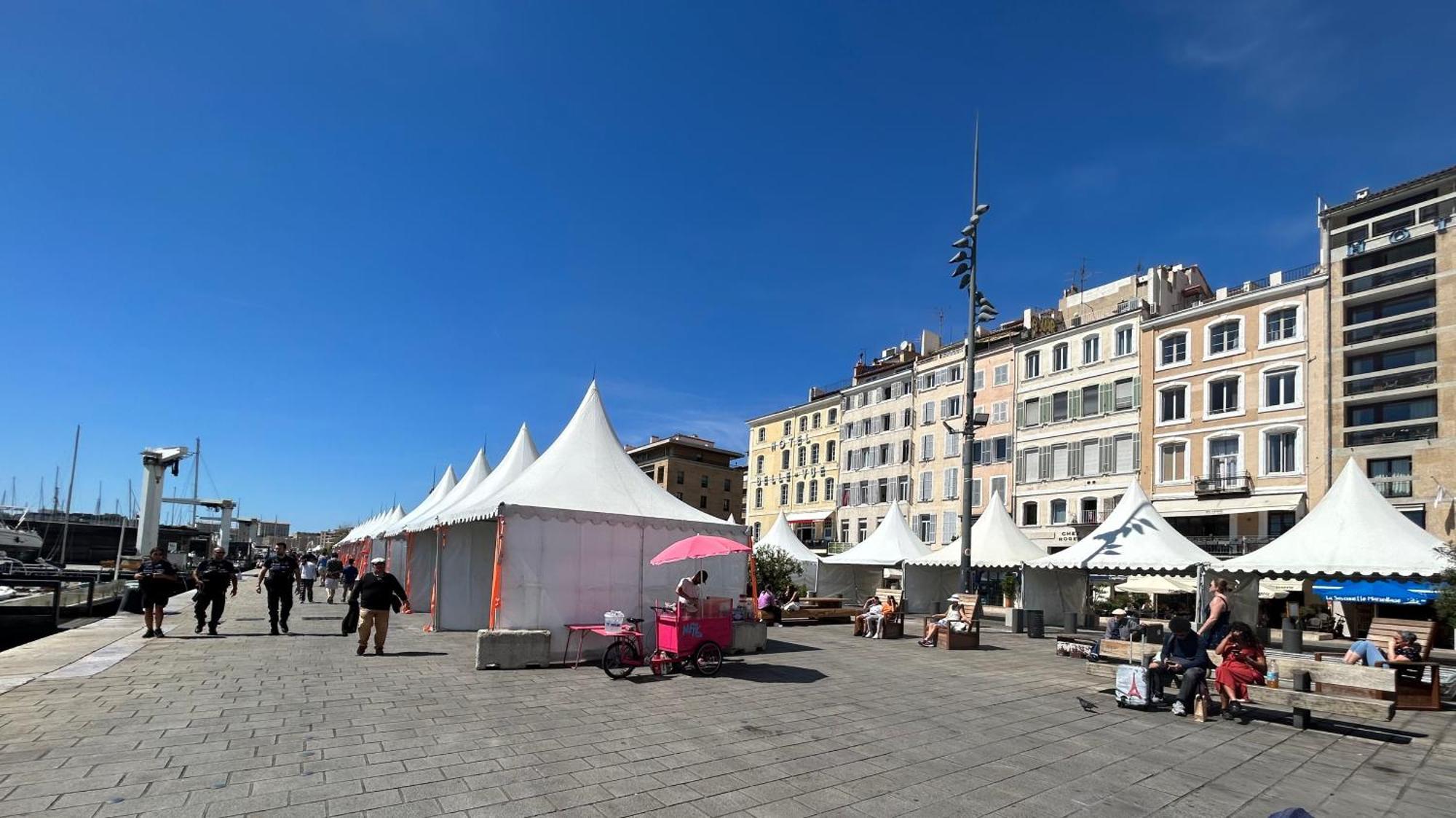 Celebre Vieux Port, Marseille Apartment Luaran gambar